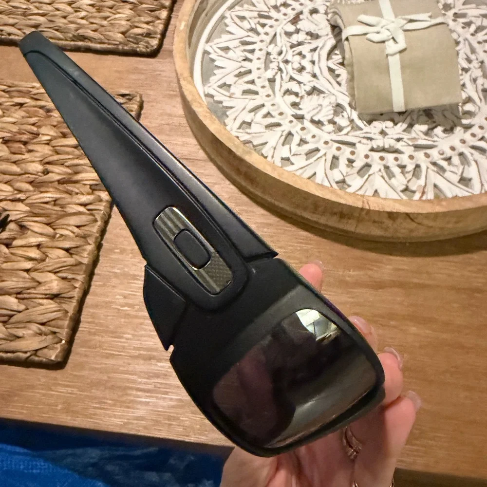 Oakley OO9096 Fuel Cell Sunglasses EUC - Picture 13 of 13